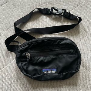 Patagonia ultralight black hole fanny pack